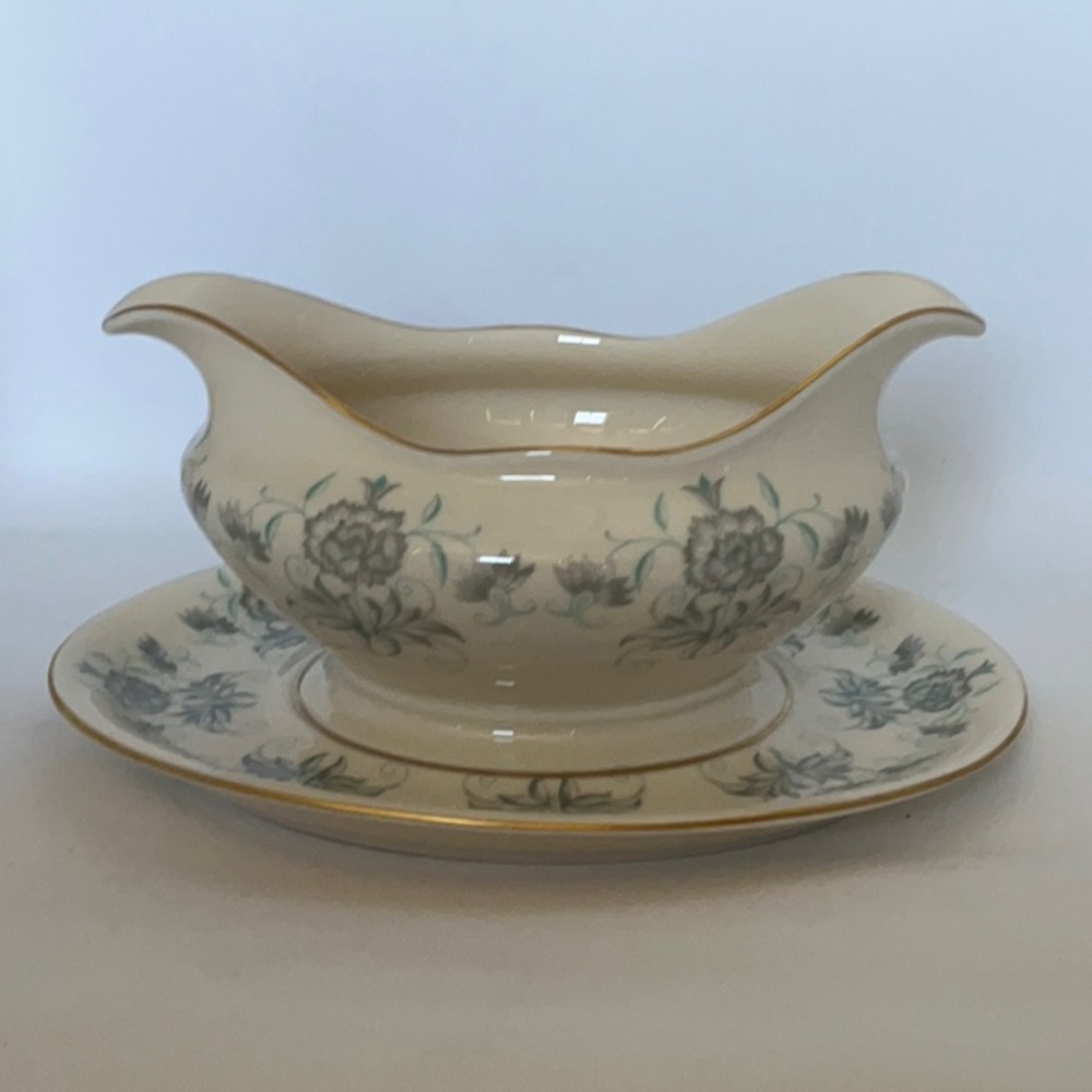 Caprice pattern,Serveware Gravy Boat with Saucer